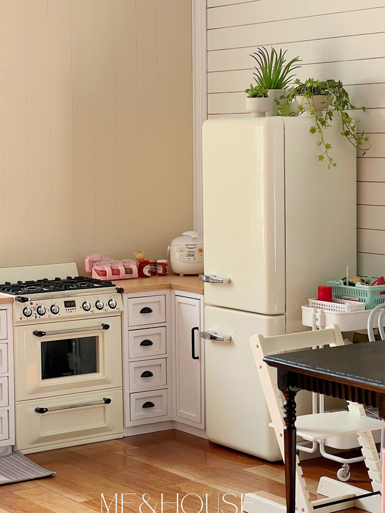 Kitchen Queen - Réfrigérateur en métal avec lumière, modèle